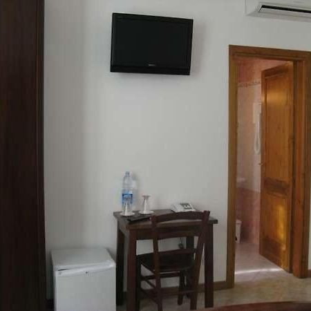 B&B Villa Isa Carrara Quarto foto